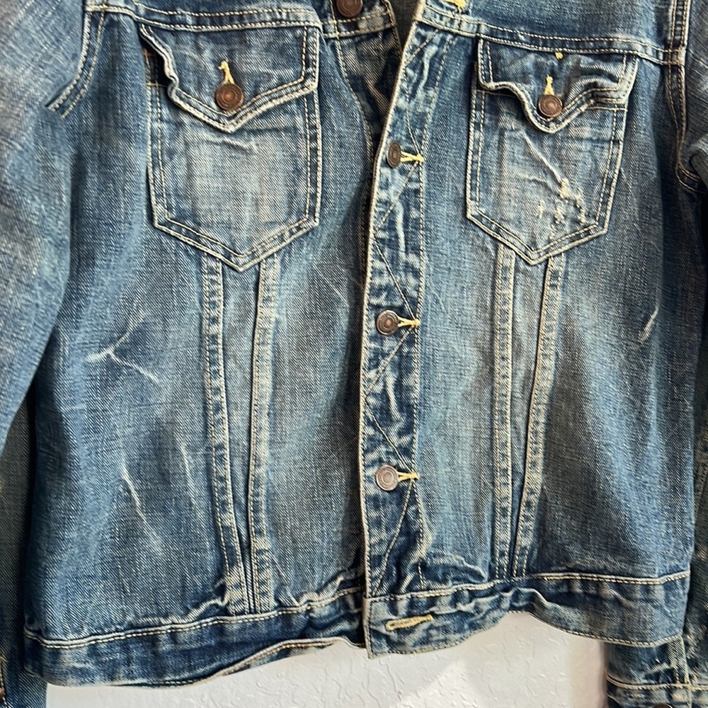 American Eagle Medium Wash Faded Denim Jean Jacket - Picture 9 of 11